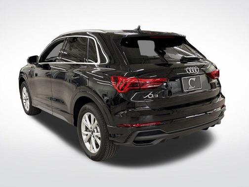 Mythos Black Metallic 2025 Audi Q3 45 S line Premium