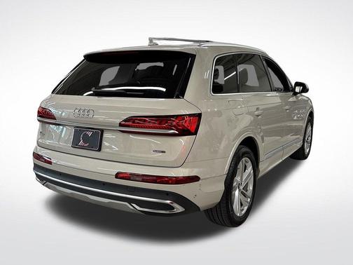 2023 Audi Q7 45 Premium