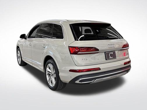 2023 Audi Q7 45 Premium