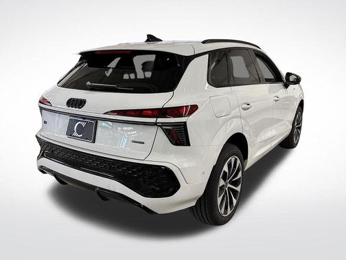 Glacier White Metallic 2026 Audi Q3 S line