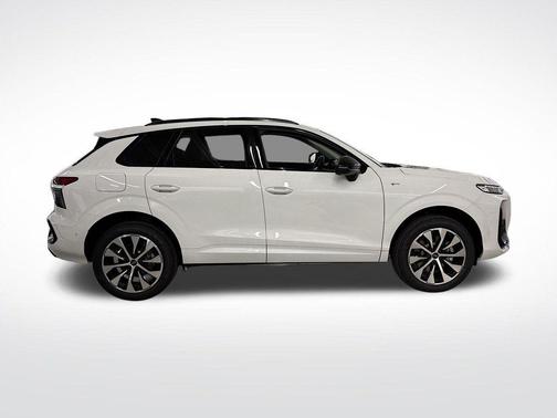 Glacier White Metallic 2026 Audi Q3 S line