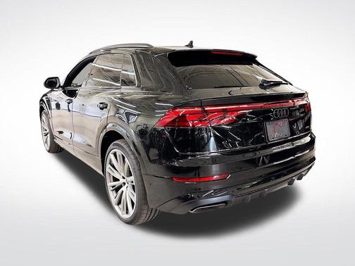 Mythos Black Metallic 2026 Audi Q8 55 Premium