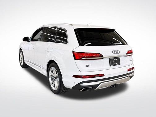 2025 Audi Q7 55 Premium Plus