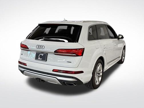 2025 Audi Q7 55 Premium Plus
