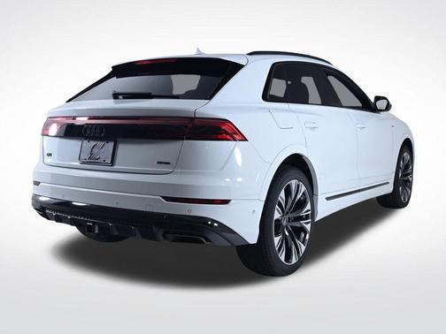 Glacier White Metallic 2026 Audi Q8 55 Premium