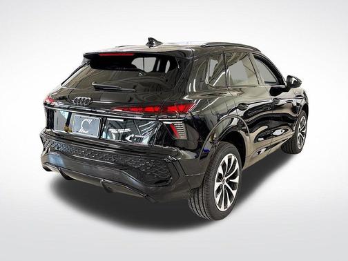 Mythos Black Metallic 2026 Audi Q3 S line