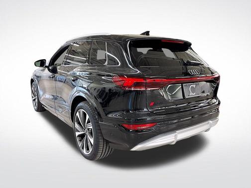 2025 Audi SQ6 e-tron Premium
