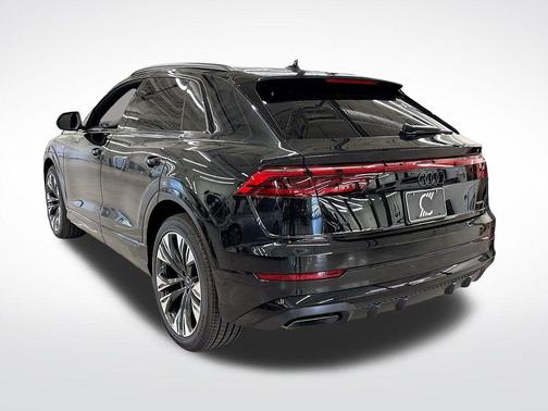 2025 Audi Q8 55 Premium