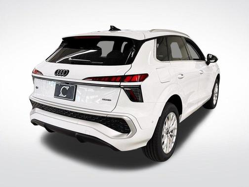 Glacier White Metallic 2026 Audi Q3 S line