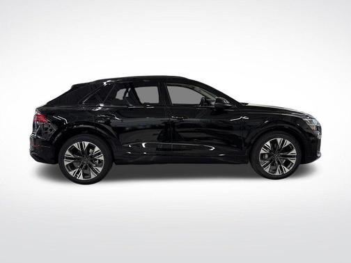 2025 Audi Q8 55 Premium