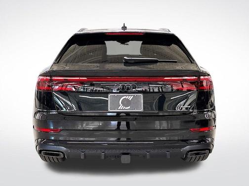 2025 Audi Q8 55 Premium