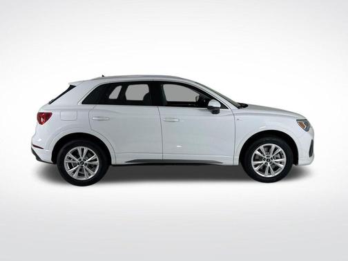 Glacier White Metallic 2025 Audi Q3 45 S line Premium