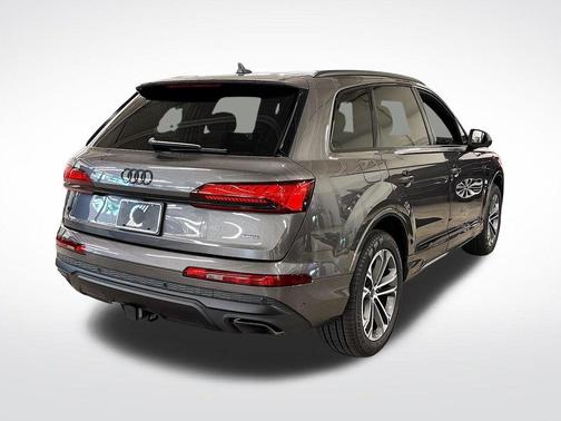Samurai Gray Metallic 2026 Audi Q7 45 Premium