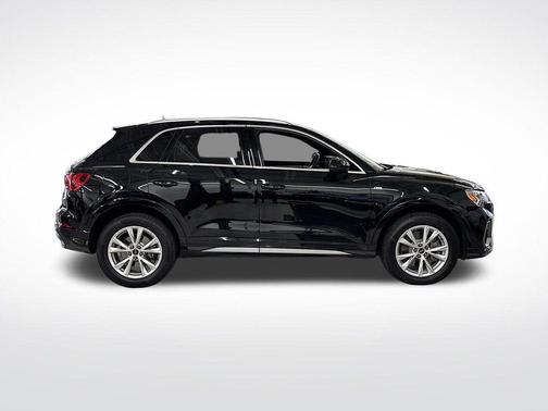 Mythos Black Metallic 2025 Audi Q3 45 S line Premium