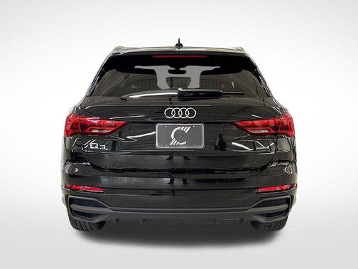 Mythos Black Metallic 2025 Audi Q3 45 S line Premium