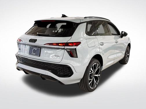 Arrow Gray Pearl 2026 Audi Q3 S line