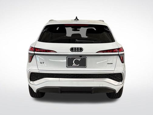 Glacier White Metallic 2026 Audi Q3 S line