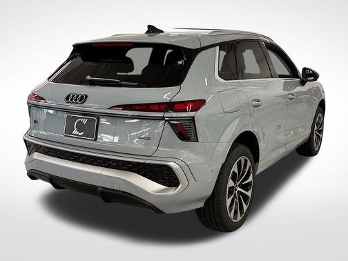 Arrow Gray Pearl 2026 Audi Q3 S line