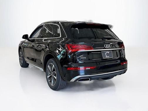 2025 Audi Q5 45 S line quattro Premium