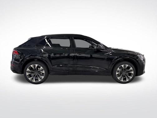 2025 Audi Q8 55 Premium