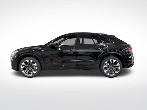 2025 Audi Q8 55 Premium