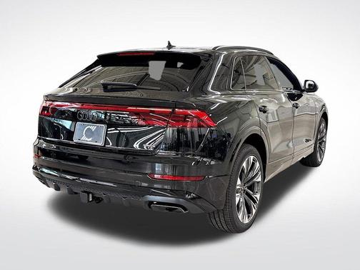 2025 Audi Q8 55 Premium