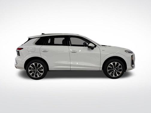 Glacier White Metallic 2026 Audi Q3 S line