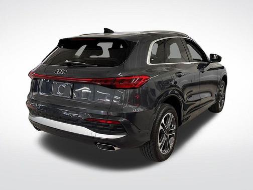 Tambora Gray Metallic 2025 Audi Q5 2.0T quattro Premium