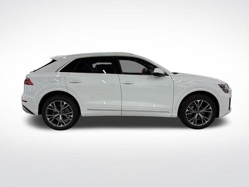 2025 Audi Q8 55 Premium