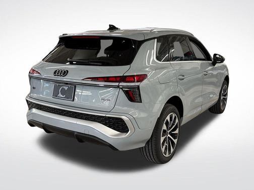 Arrow Gray Pearl 2026 Audi Q3 S line