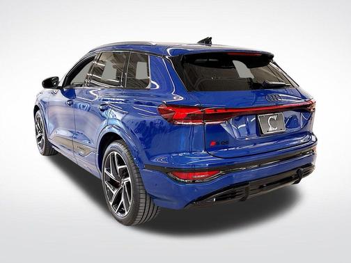 2025 Audi SQ6 e-tron Premium