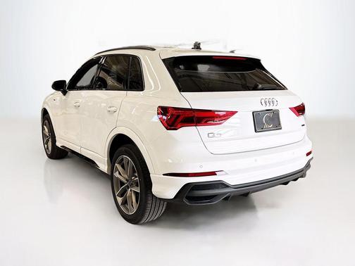 2025 Audi Q3 45 S line Premium