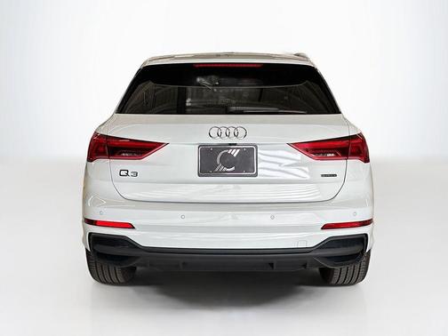 2025 Audi Q3 45 S line Premium