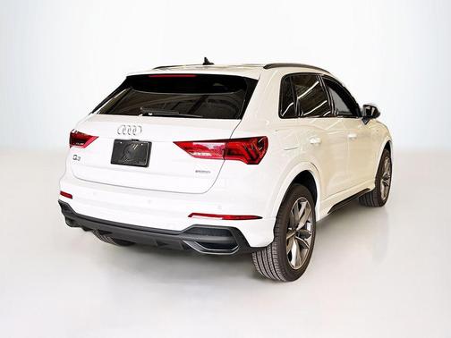 2025 Audi Q3 45 S line Premium