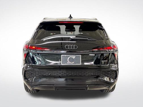 Mythos Black Metallic 2026 Audi Q3 S line
