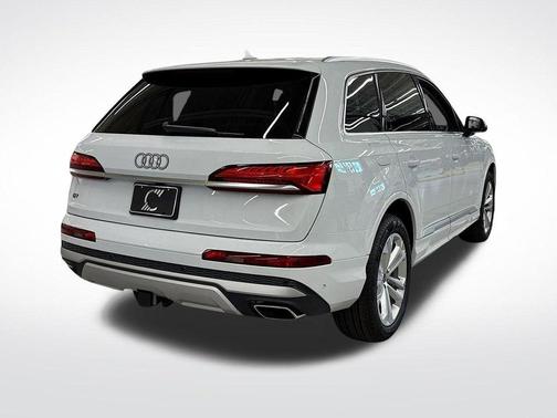 2025 Audi Q7 55 Premium Plus