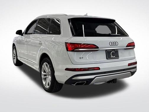 2025 Audi Q7 55 Premium Plus