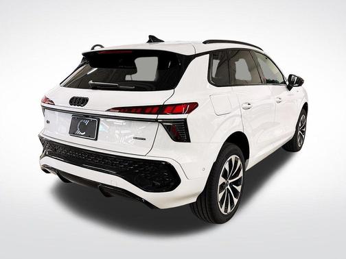Glacier White Metallic 2026 Audi Q3 S line