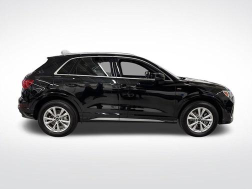 Mythos Black Metallic 2025 Audi Q3 45 S line Premium