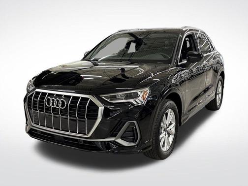 Mythos Black Metallic 2025 Audi Q3 45 S line Premium