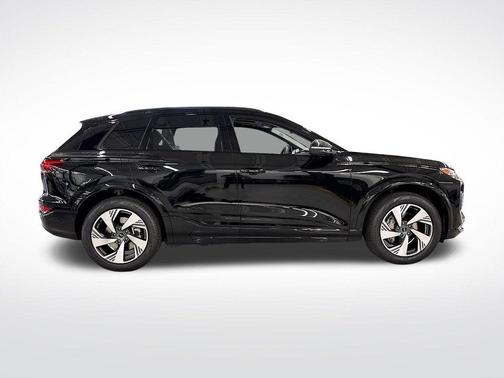 2025 Audi Q6 e-tron Premium