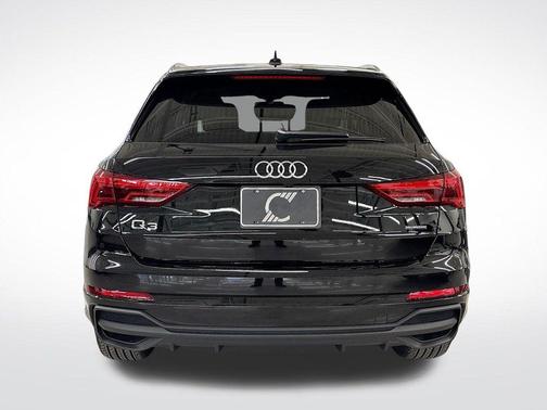 2025 Audi Q3 45 S line Premium