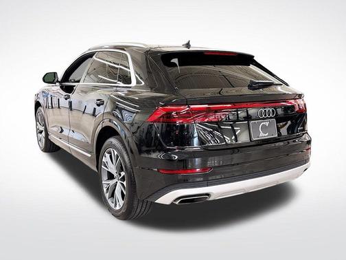 2025 Audi Q8 55 Premium