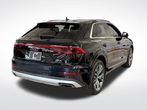 2025 Audi Q8 55 Premium