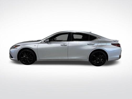 2024 Lexus ES 300h F SPORT Handling