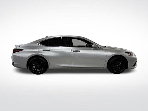 2024 Lexus ES 300h F SPORT Handling