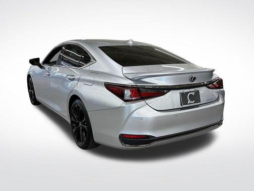 2024 Lexus ES 300h F SPORT Handling