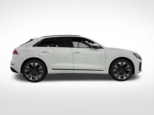 2025 Audi Q8 55 Premium