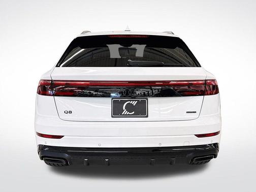 2025 Audi Q8 55 Premium