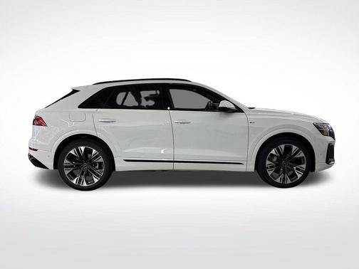 2025 Audi Q8 55 Premium